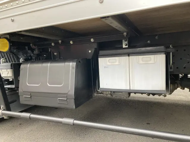 いすゞ エルフ TRG-NLR85AN(2WD)の写真8