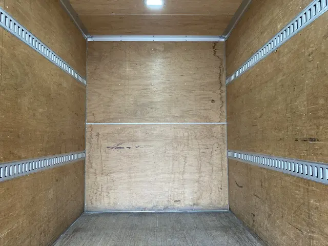 いすゞ エルフ TRG-NLR85AN(2WD)の写真25