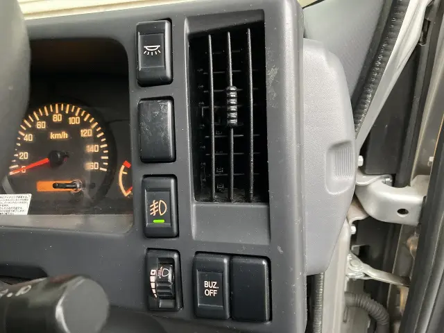 いすゞ エルフ TRG-NLR85AN(2WD)の写真37
