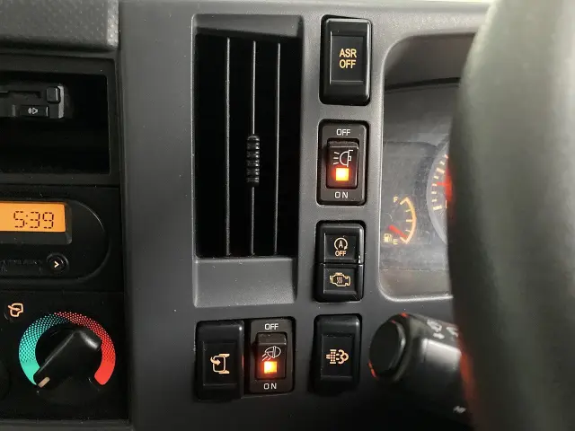 いすゞ エルフ TRG-NLR85AN(2WD)の写真38