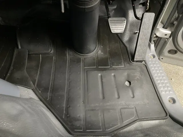 いすゞ エルフ TRG-NLR85AN(2WD)の写真39