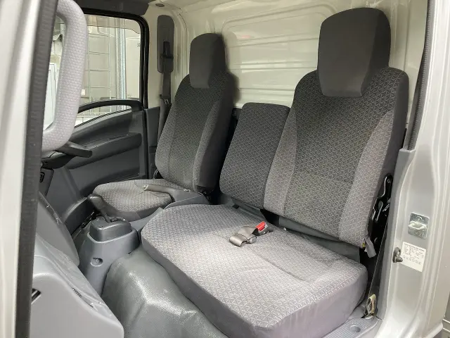 いすゞ エルフ TRG-NLR85AN(2WD)の写真42