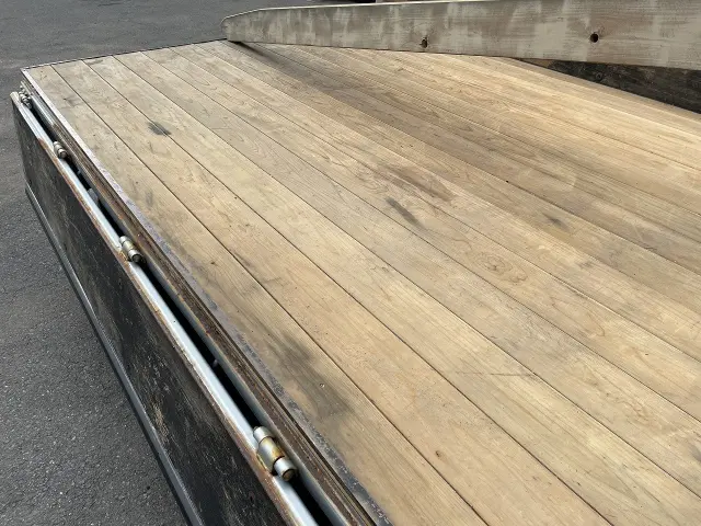 いすゞ エルフ BKG-NHS85A(4WD)の写真10