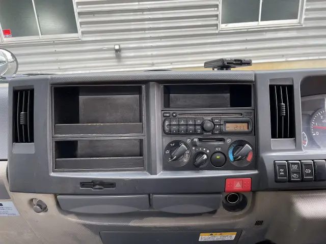 いすゞ エルフ BKG-NHS85A(4WD)の写真19