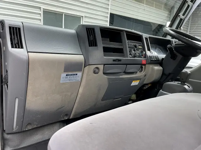 いすゞ エルフ BKG-NHS85A(4WD)の写真20