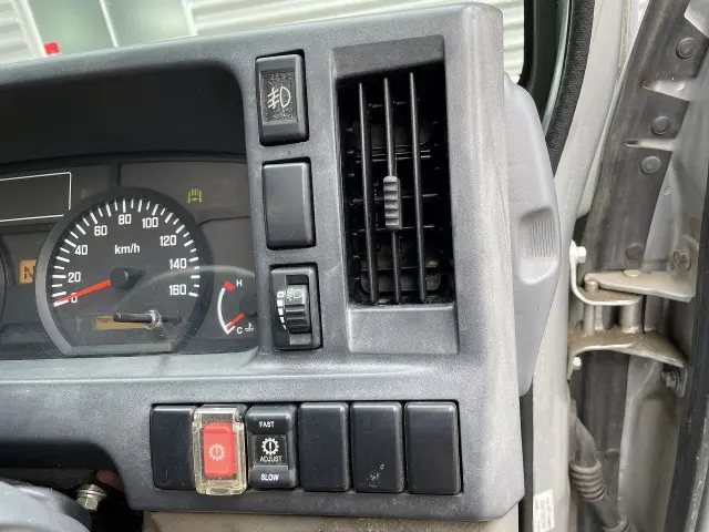 いすゞ エルフ BKG-NHS85A(4WD)の写真35