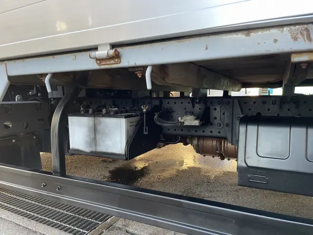 いすゞ エルフ TRG-NNR85AR(2WD)の写真8