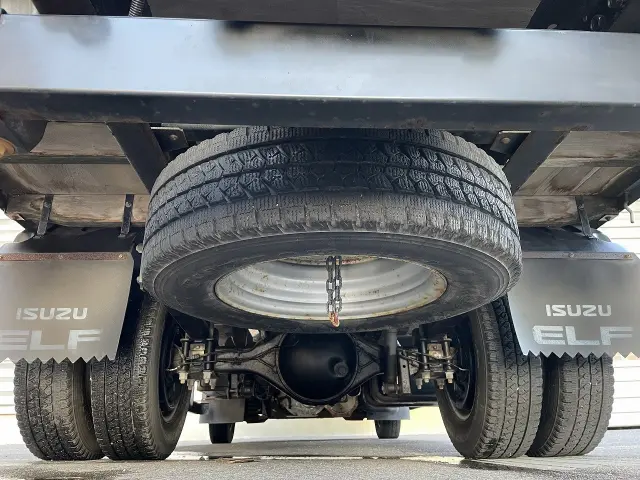 いすゞ エルフ TRG-NNR85AR(2WD)の写真10