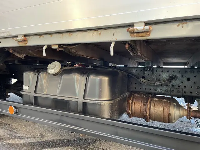 いすゞ エルフ TRG-NNR85AR(2WD)の写真10