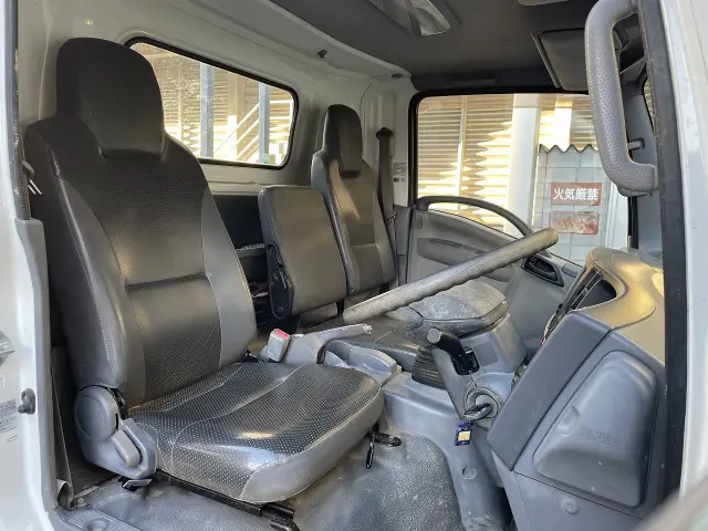 いすゞ エルフ TRG-NNR85AR(2WD)の写真13