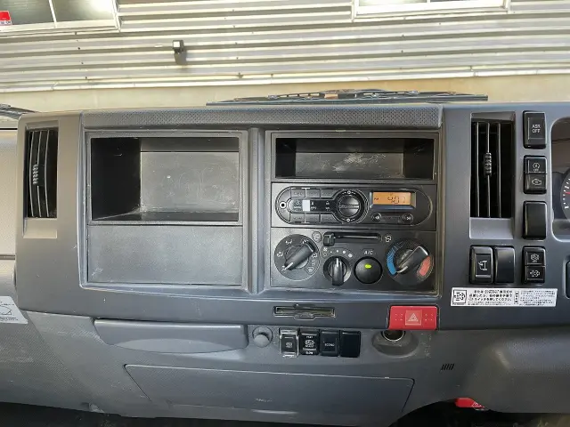 いすゞ エルフ TRG-NNR85AR(2WD)の写真15