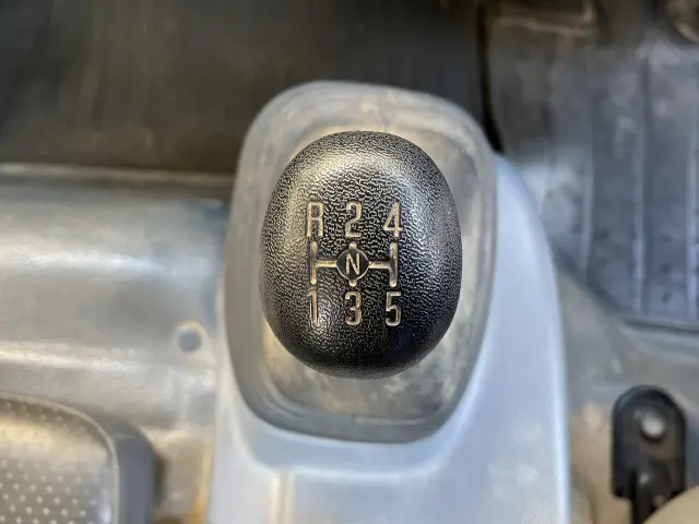 いすゞ エルフ TRG-NNR85AR(2WD)の写真16