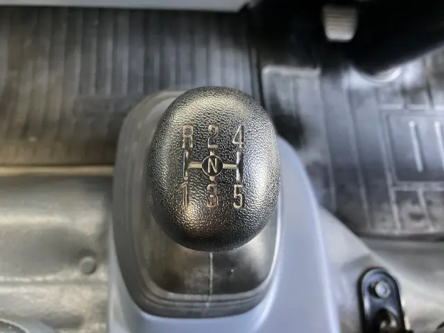 いすゞ エルフ TRG-NNR85AR(2WD)の写真17