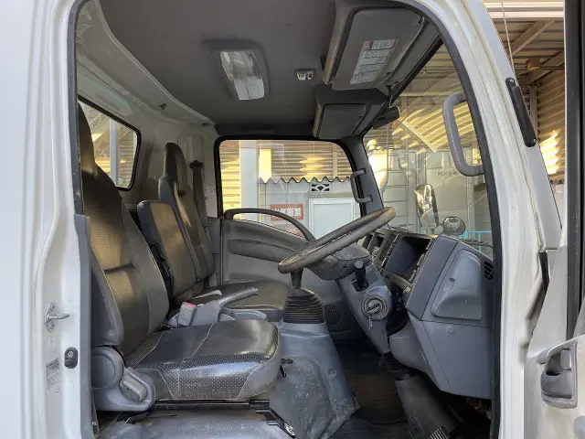 いすゞ エルフ TRG-NNR85AR(2WD)の写真26