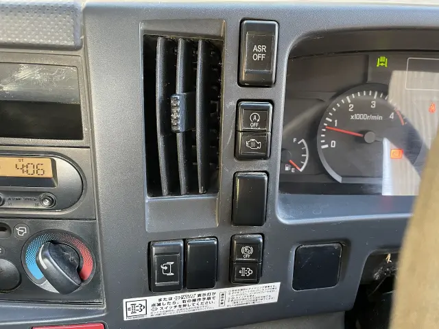 いすゞ エルフ TRG-NNR85AR(2WD)の写真29