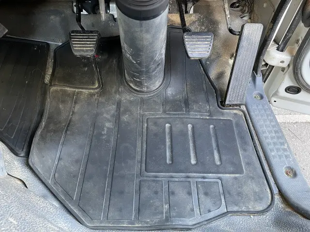 いすゞ エルフ TRG-NNR85AR(2WD)の写真30