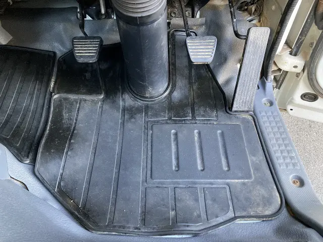 いすゞ エルフ TRG-NNR85AR(2WD)の写真35