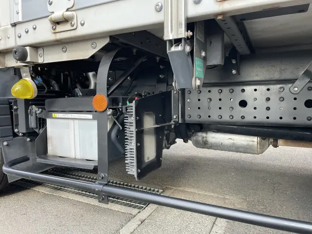 三菱 キャンター TPG-FEA50(2WD)の写真8
