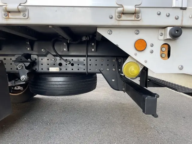 三菱 キャンター TPG-FEA50(2WD)の写真9