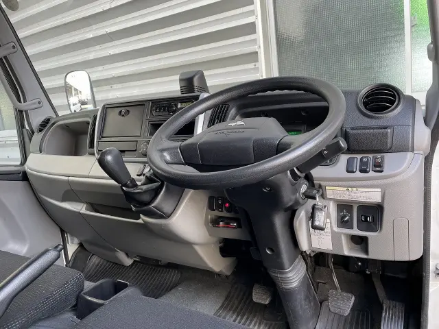 三菱 キャンター TPG-FEA50(2WD)の写真15