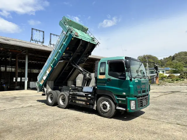 いすゞ ギガ LKG-CXZ77ATの写真3