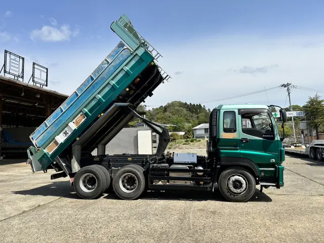いすゞ ギガ LKG-CXZ77ATの写真4