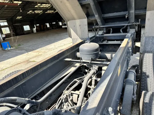 いすゞ ギガ LKG-CXZ77ATの写真10