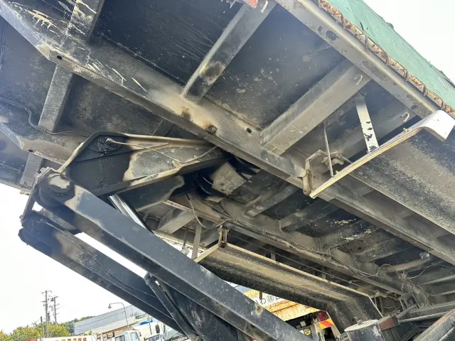 日野 プロフィア LKG-FS1EKAA(6x4)の写真10