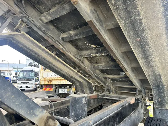 日野 プロフィア LKG-FS1EKAA(6x4)の写真12