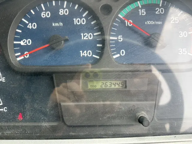 UD コンドル PB-MK36Aの写真16