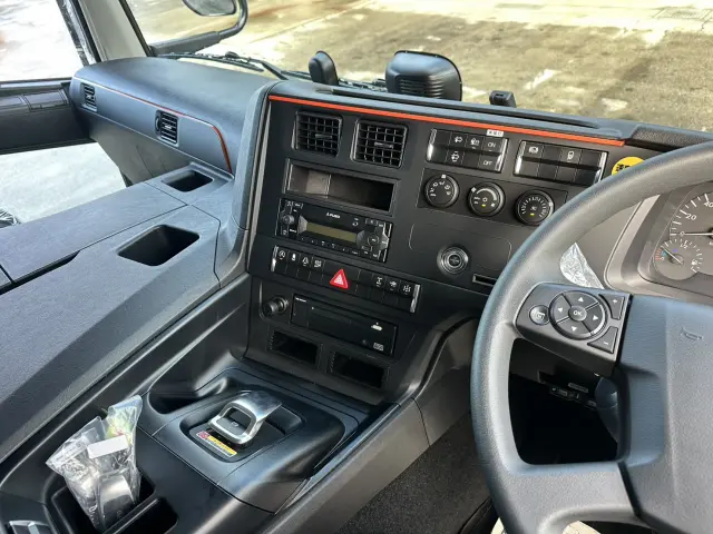 三菱 スーパーグレート 2PG-FV80HZ(6x4)の写真11