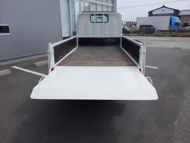 三菱 キャンター TKG-FBA20(2WD)の写真7