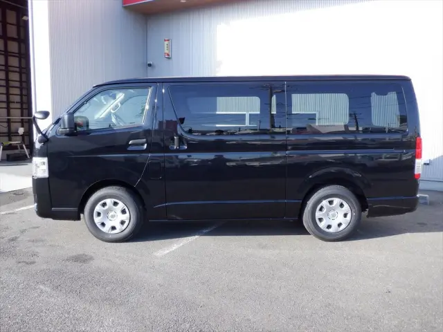 トヨタ ハイエースバン 3DF-GDH201Vの写真3