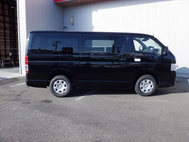 トヨタ ハイエースバン 3DF-GDH201Vの写真6