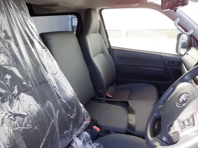 トヨタ ハイエースバン 3DF-GDH201Vの写真12