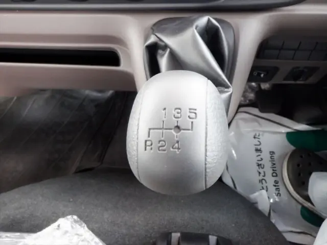 三菱 キャンター 2RG-FBAV0の写真18