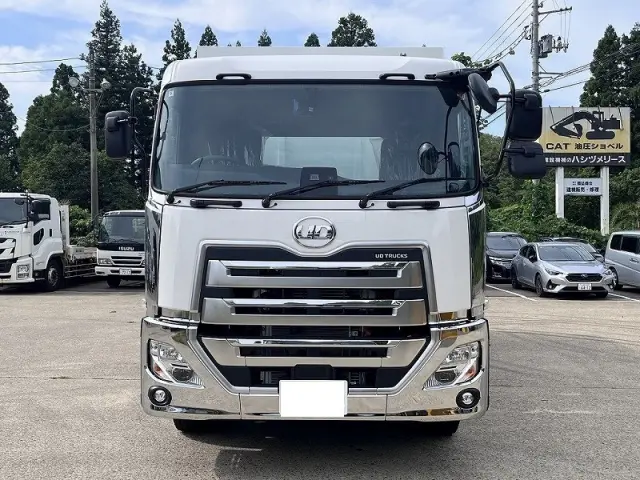 UD クオン 2RG-CW5DL(6x4)の写真2