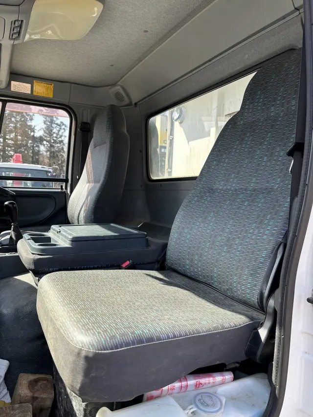 ＵＤ コンドル BDG-MK36C(2WD)の写真20