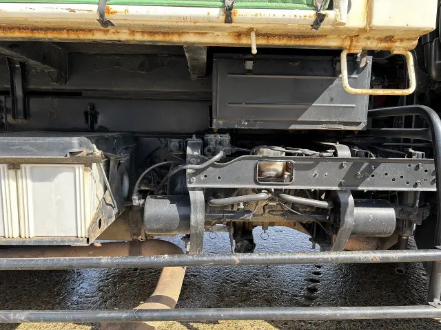 ＵＤ コンドル BDG-MK36C(2WD)の写真21