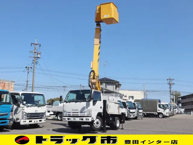いすゞ エルフ TDG-NKS85AN(4WD)の写真1