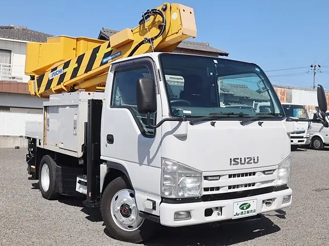 いすゞ エルフ TDG-NKS85AN(4WD)の写真4