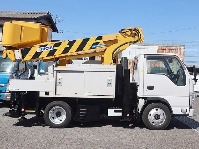 いすゞ エルフ TDG-NKS85AN(4WD)の写真8