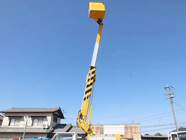 いすゞ エルフ TDG-NKS85AN(4WD)の写真12