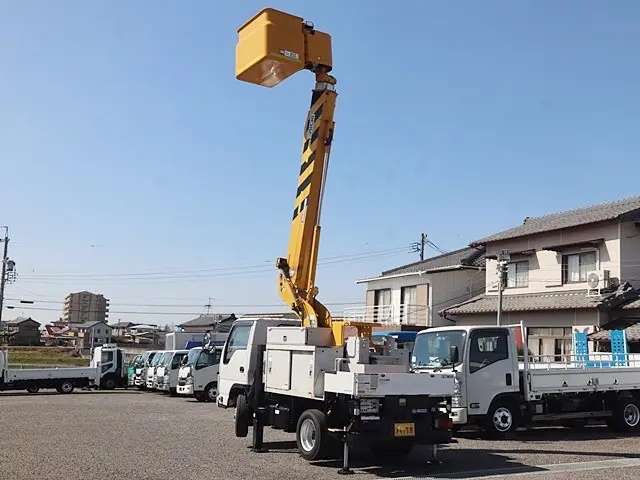 いすゞ エルフ TDG-NKS85AN(4WD)の写真16