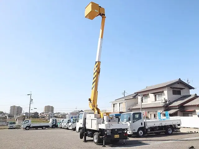 いすゞ エルフ TDG-NKS85AN(4WD)の写真18