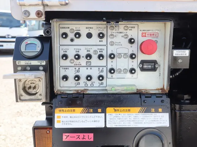 いすゞ エルフ TDG-NKS85AN(4WD)の写真21