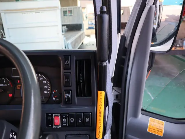 いすゞ エルフ TDG-NKS85AN(4WD)の写真41