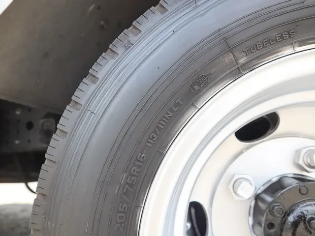 三菱 キャンター TPG-FEB50(2WD)の写真31