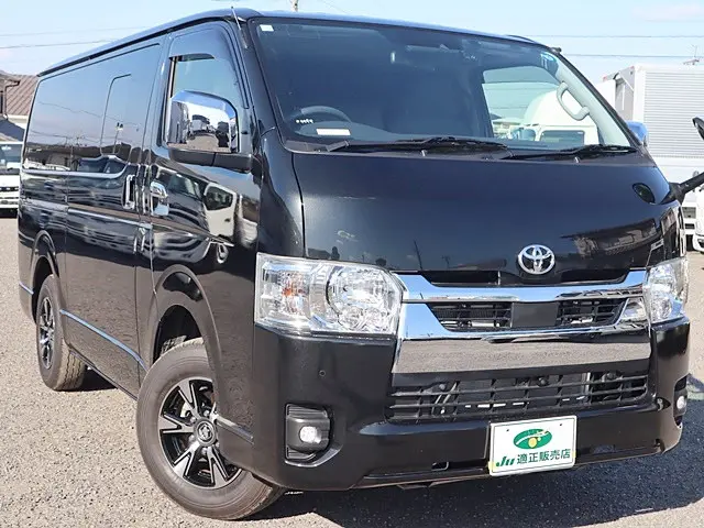 トヨタ ハイエースバン 3BF-TRH200V(2WD)の写真4