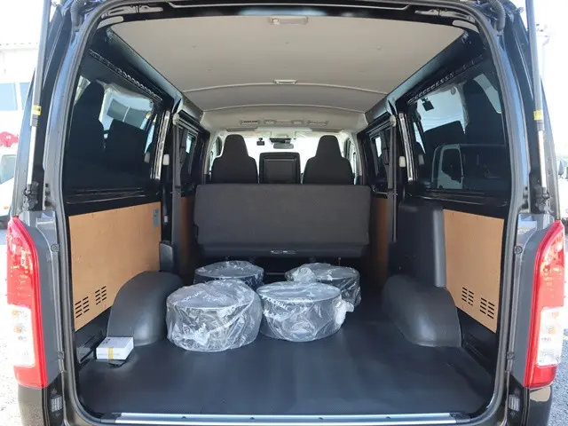 トヨタ ハイエースバン 3BF-TRH200V(2WD)の写真14